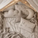 Decoration lit cabane : lit cabane apaisant pour enfant, textile double gaze