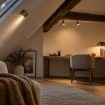 Luminaire plafond rampant pour plafond mansardé : éclairage réparti